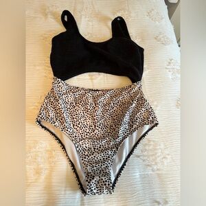 Women or Girl’s Swimsuit